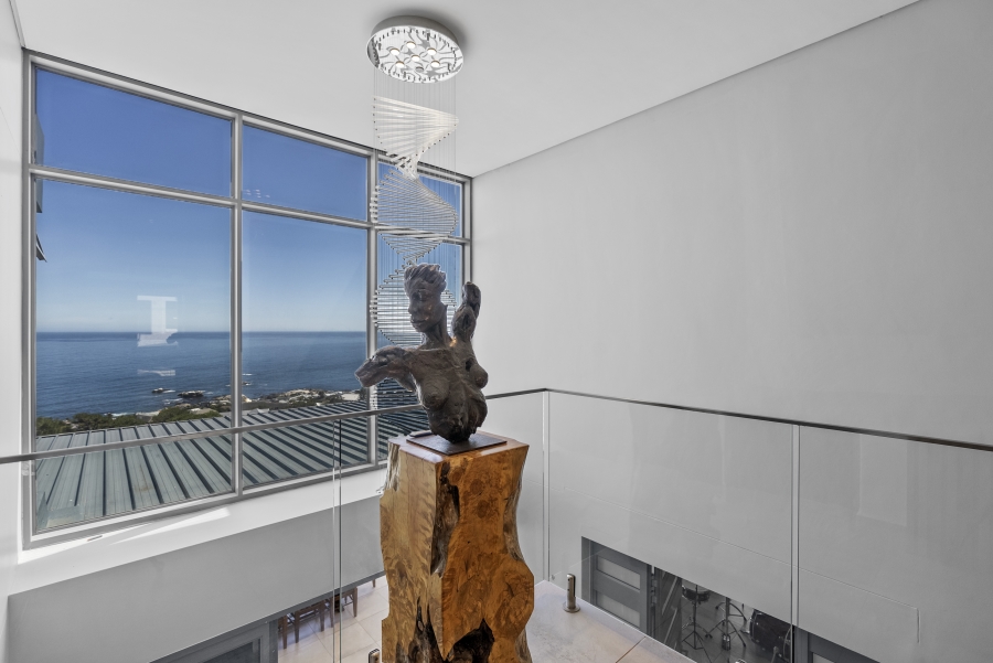 To Let 6 Bedroom Property for Rent in Bakoven Western Cape